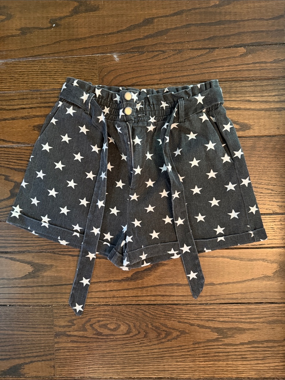 Le Lis Black Star Print Pull-On Jean Shorts